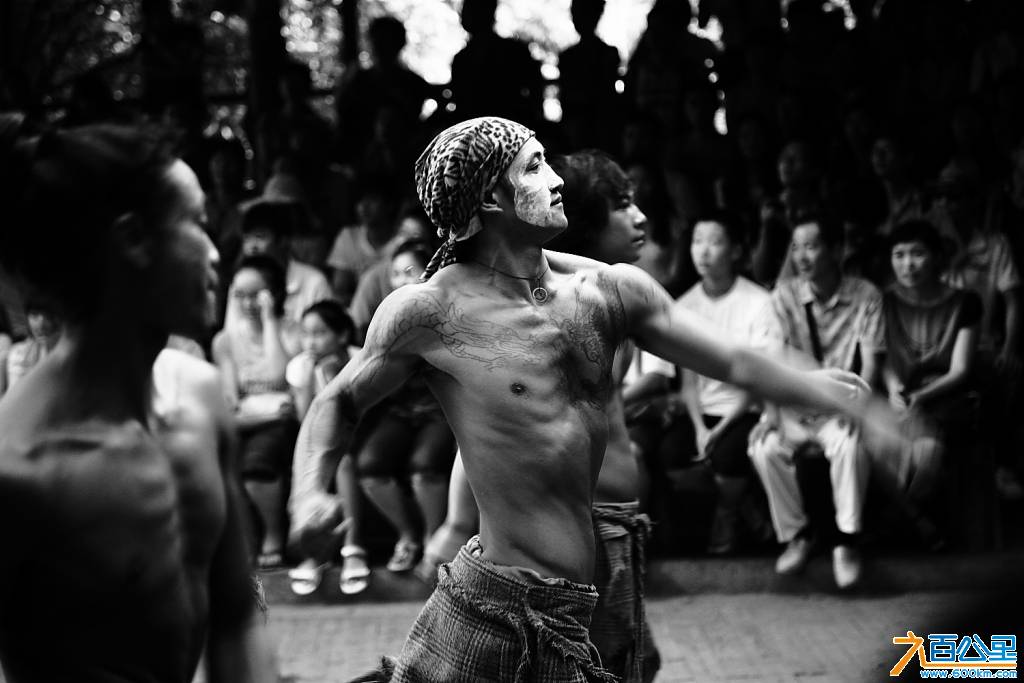 阿布阿丽舞起来8.JPG