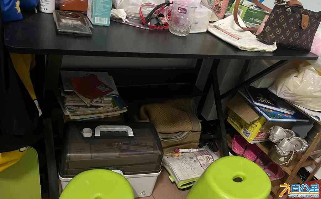 双层黑柳木书桌1米-60-70:60元出